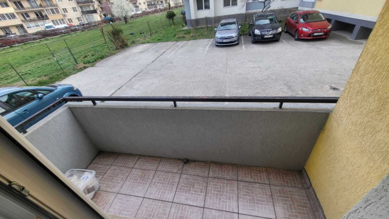 Apartament 3 camere , 54 mp , Florilor