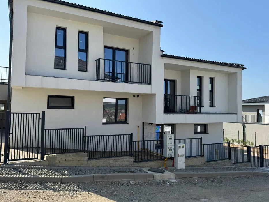 Duplex finisat, 120mp si teren 350mp, la intrare in Chinteni