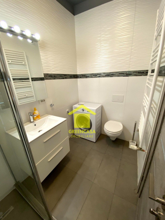 Apartament 3 camere, terasa, parcare subterana, zona semicentrala