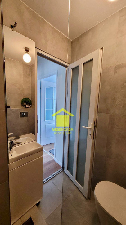 Apartament 3 camere decomandate, boxa la subsol, cartier Intre Lacuri