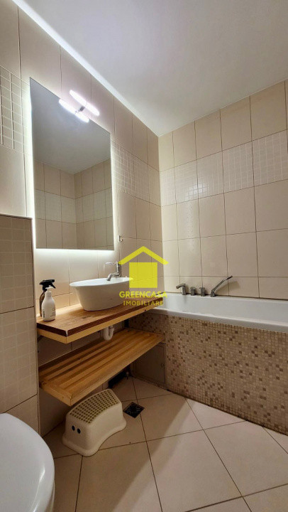 Apartament 3 camere decomandate, boxa la subsol, cartier Intre Lacuri