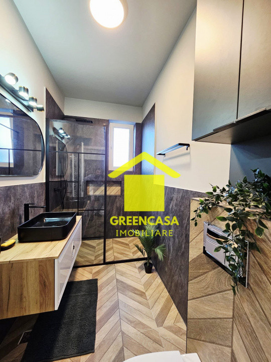 Apartament la cheie cu terasa, zona Terra , parcare .