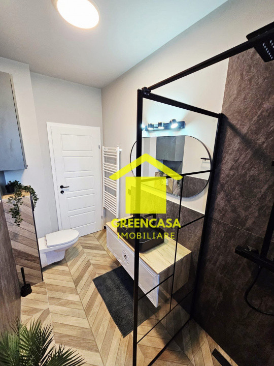 Apartament la cheie cu terasa, zona Terra , parcare .