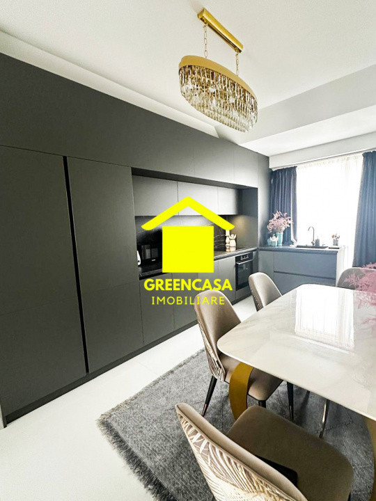 Apartament superfinisat, 3 camere, 5 balcoane, 2 bai, parcare, zona Vivo