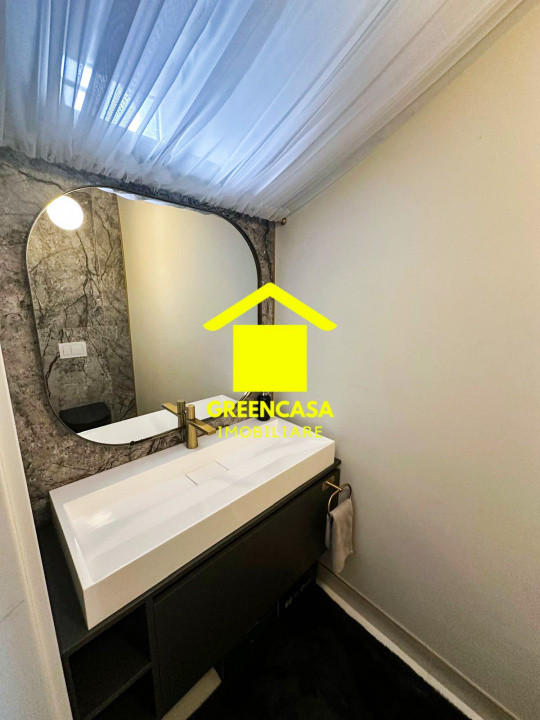 Apartament superfinisat, 3 camere, 5 balcoane, 2 bai, parcare, zona Vivo