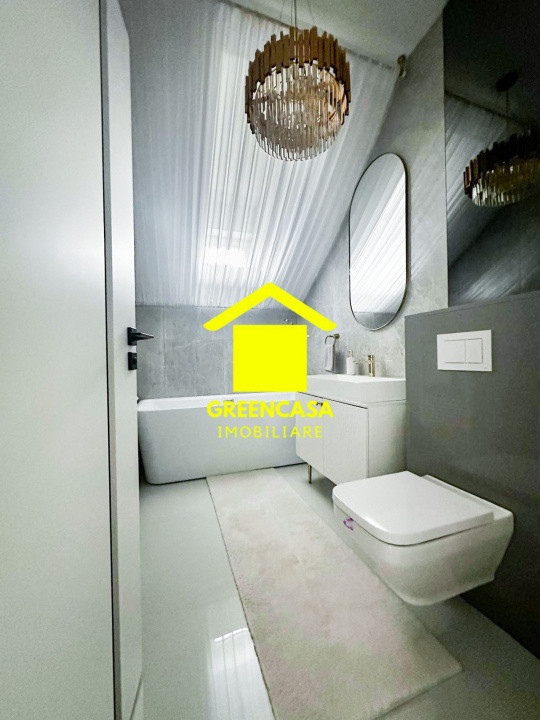 Apartament superfinisat, 3 camere, 5 balcoane, 2 bai, parcare, zona Vivo