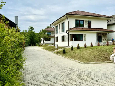 Case in mini-ansamblu de 3 case! ULTIMA unitate DISPONIBILA !!! Chinteni