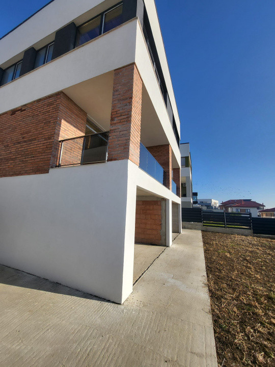Duplex semifinisat, 160mp cu teren de 200mp, zona Voronet
