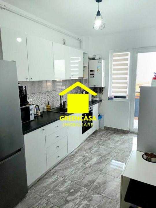 Apartament de 3 camere, 61 mp utili ,zona Sesul de sus