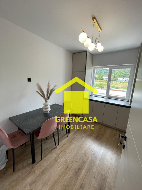 Apartament 2 camere, 43mp, balcon, parcare subterana, zona Terra, Floresti