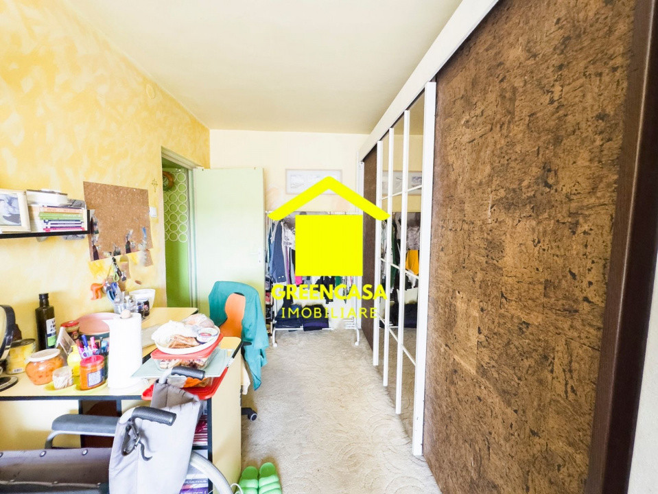 Apartament 2 camere decomandat,necesită renovare !