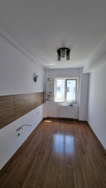 Apartament 3 camere, 55mp, balcon, parcare, Terra.