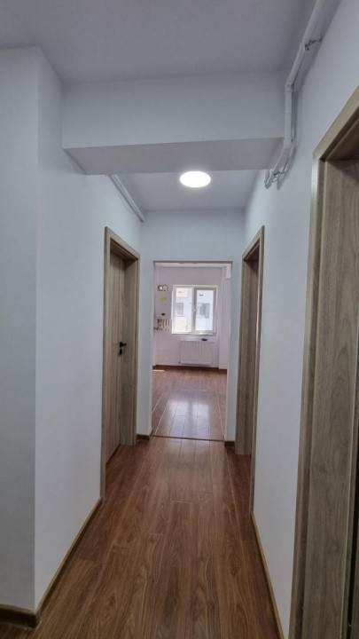 Apartament 3 camere, 55mp, balcon, parcare, Terra.