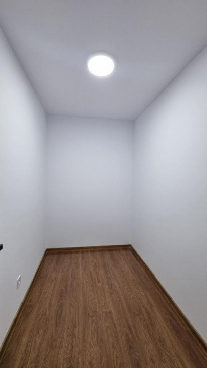 Apartament 3 camere, 55mp, balcon, parcare, Terra.