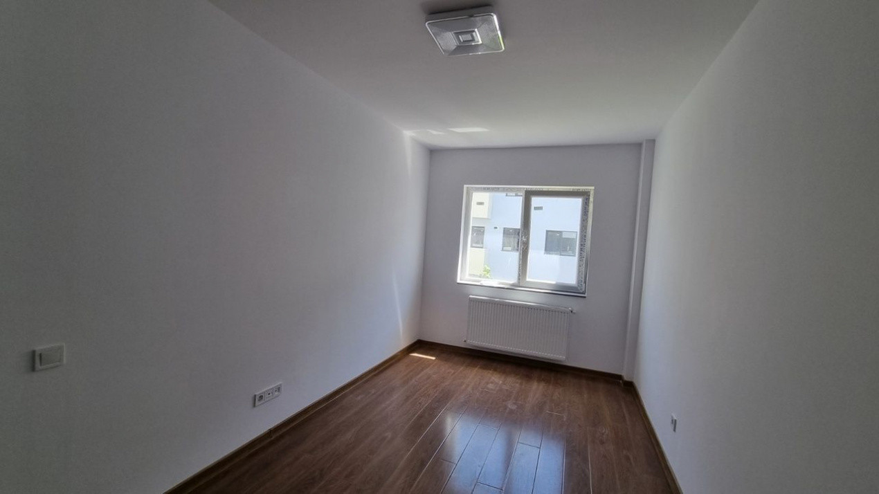 Apartament 3 camere, 55mp, balcon, parcare, Terra.