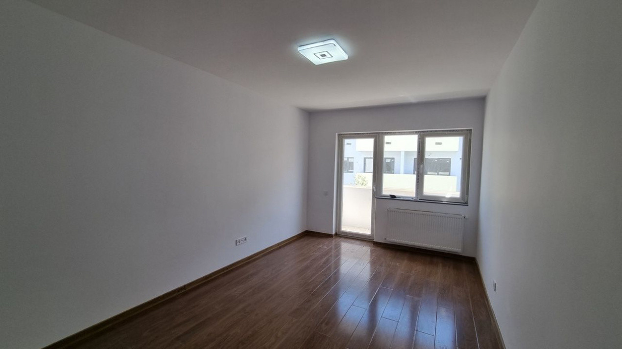 Apartament 3 camere, 55mp, balcon, parcare, Terra.