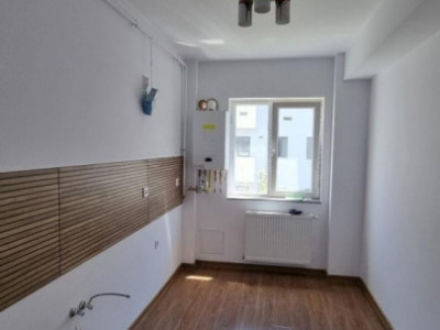 Apartament 3 camere, 55mp, balcon, parcare, Terra.