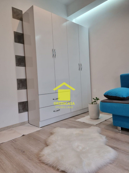 Garsoniera renovata, Plopilor