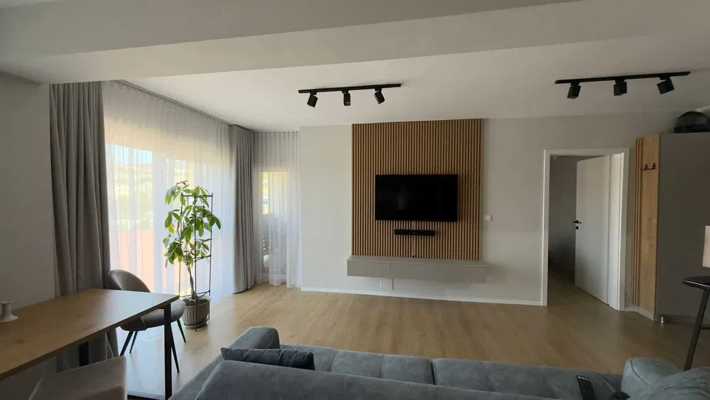 Apartament de 2 camere, etaj 3/5, strada Calea Baciului, Cluj