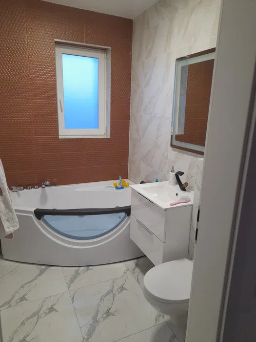 Apartament 3 camere , modern , 65 MP, Fagului, parcare subterana .