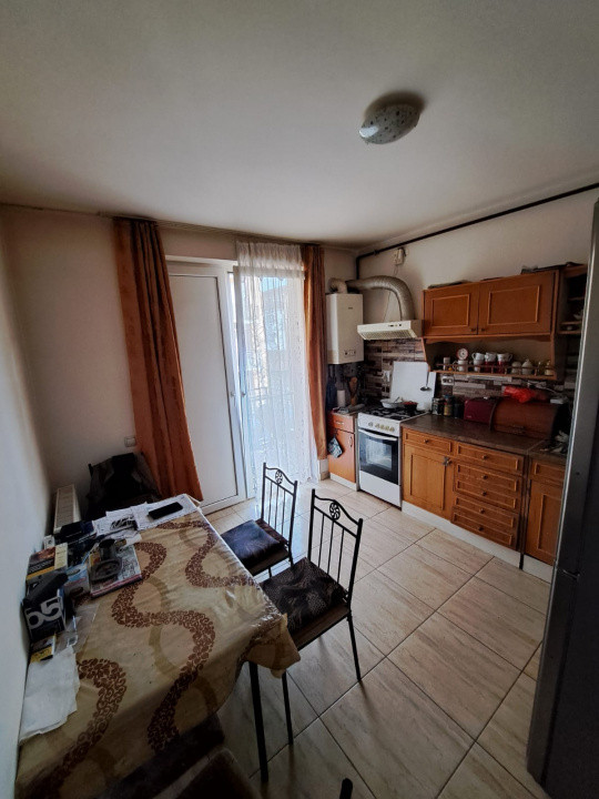 Apartament 52 mp, 2 camere decomandate, zona Porii, Floresti
