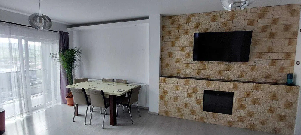 Apartament cu 3 camere (2 dormitoare), calea Baciului zona Petrom 66mp