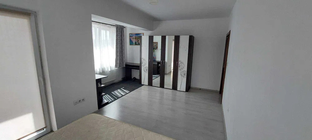 Apartament cu 3 camere (2 dormitoare), calea Baciului zona Petrom 66mp