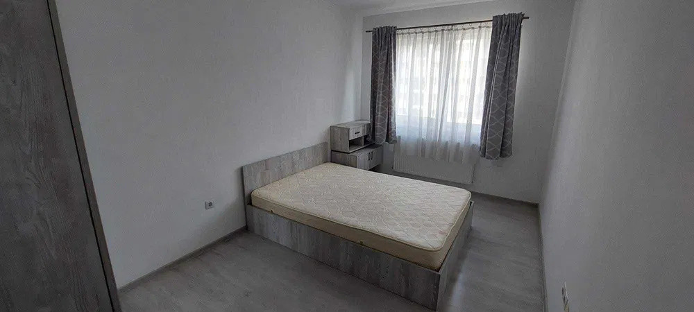 Apartament cu 3 camere (2 dormitoare), calea Baciului zona Petrom 66mp