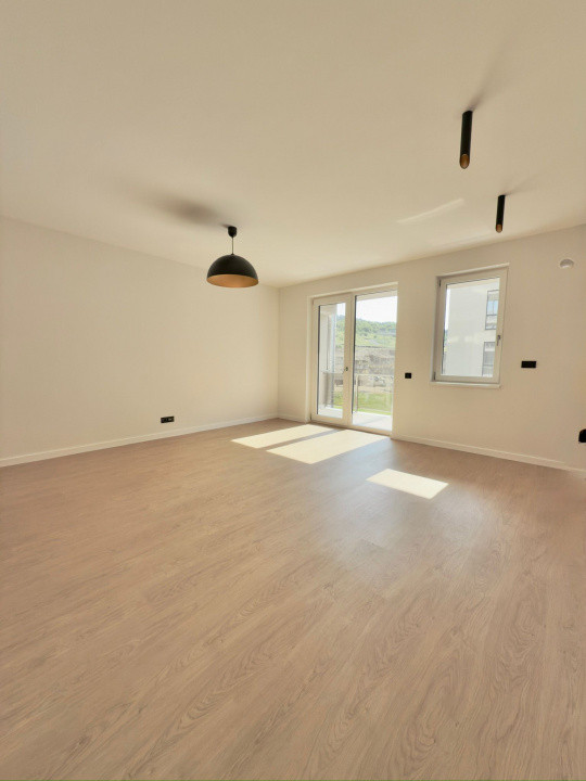 Apartament de 2 camere, Zona Vivo Florești , etaj 1