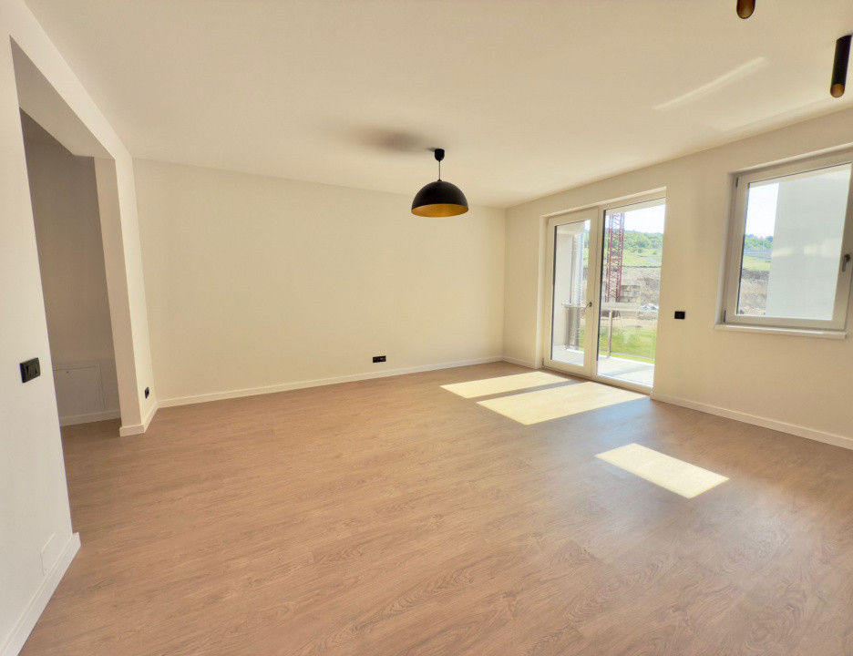 Apartament de 2 camere, Zona Vivo Florești , etaj 1
