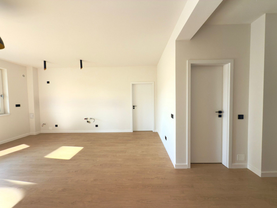 Apartament de 2 camere, Zona Vivo Florești , etaj 1