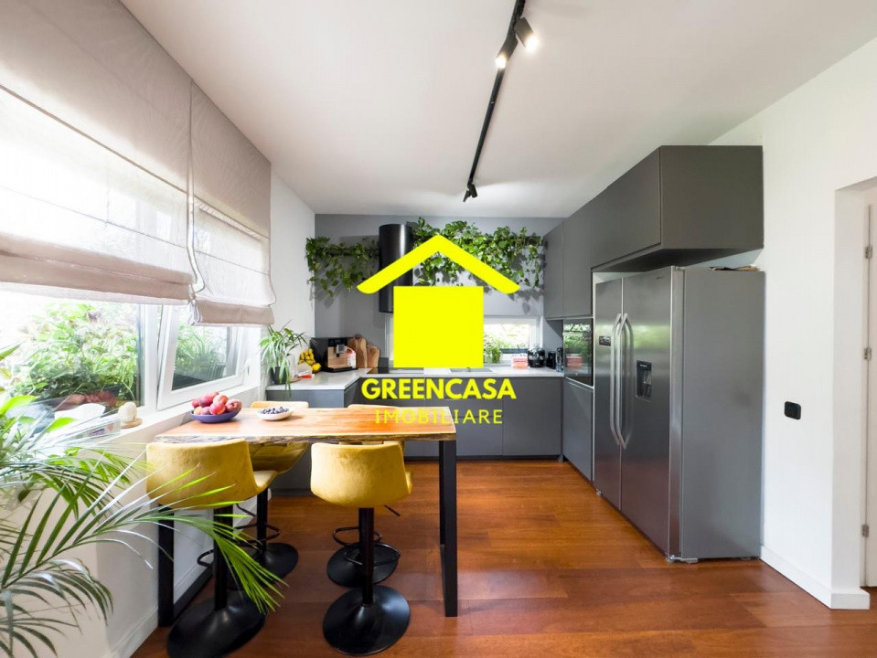 Casa 5 camere, 2 garaje, Voronet, Priveliste catre centru