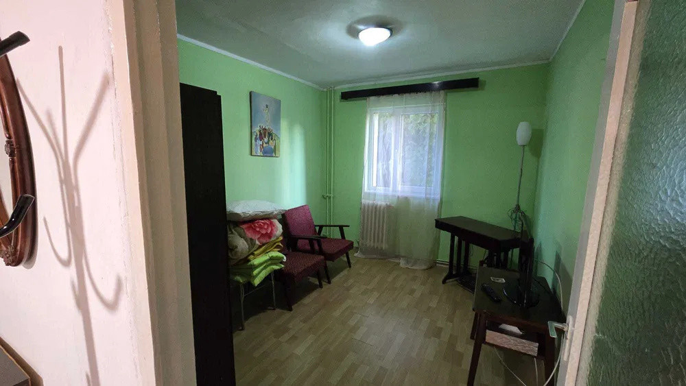 Apartament 3 camere decomandate, 64 mp + balcon, Etaj 1/4, Manastur