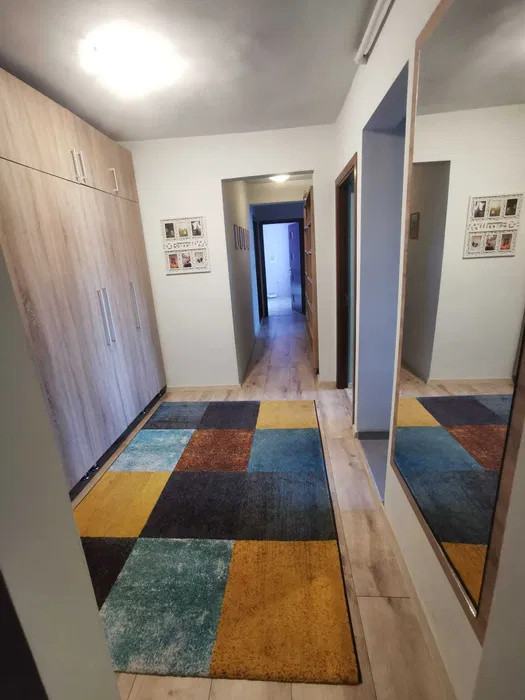 Apartament 3 camere decomandate, 67 mp utili + 2 balcoane, Etaj 7/10 