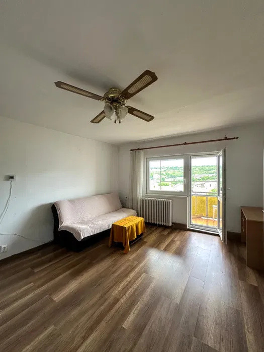 Apartament 3 camere decomandate, 66 mp + balcon 7 mp, Etaj 4/4, Manastur