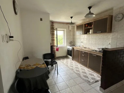 Apartament 3 camere decomandate, 66 mp + balcon 7 mp, Etaj 4/4, Manastur