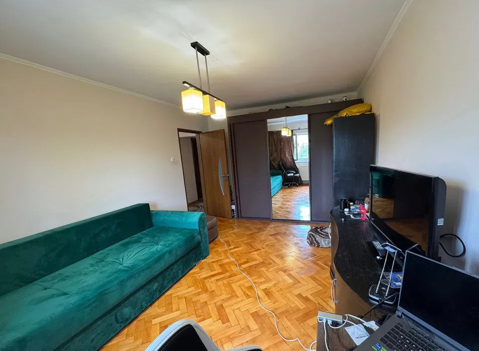 Apartament de 3 camere, 65 mp utili, decomandat, etaj 4/4, Mărăști