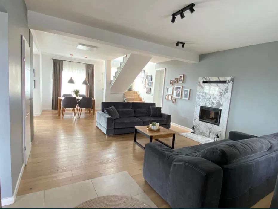 Casă individuală spațioasă, 6 camere, 468 mp teren, Dezmir