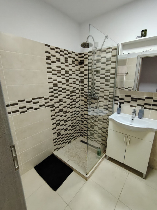 Apartament de 3 camere, utilat-mobilat, etaj 1, Șesul de sus