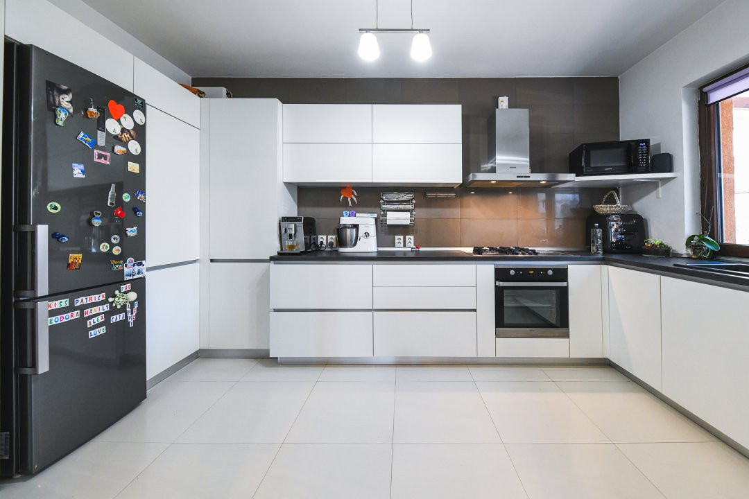  Casă individuală 5 camere, 235mp utili, teren 700mp, zona Somesului, Floresti