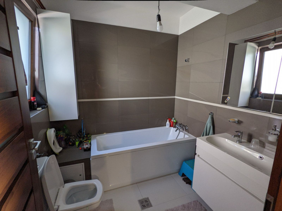  Casă individuală 5 camere, 235mp utili, teren 700mp, zona Somesului, Floresti
