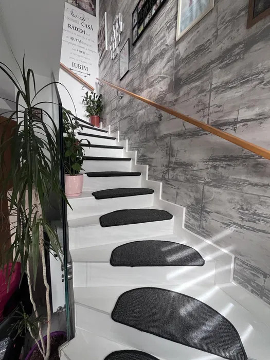 Casa insiruita, 87mp utili, 200mp teren, zona centrala, Floresti