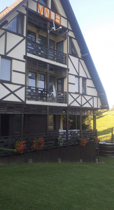 Oportunitate de investitie - ensiune 6 camere, ciubar, sauna, zona Belis