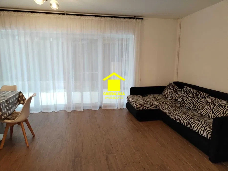 Casă tip quadruplex renovată, curte și terasă, zona Parc Poligon, Florești