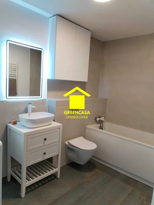 Casă tip quadruplex renovată, curte și terasă, zona Parc Poligon, Florești
