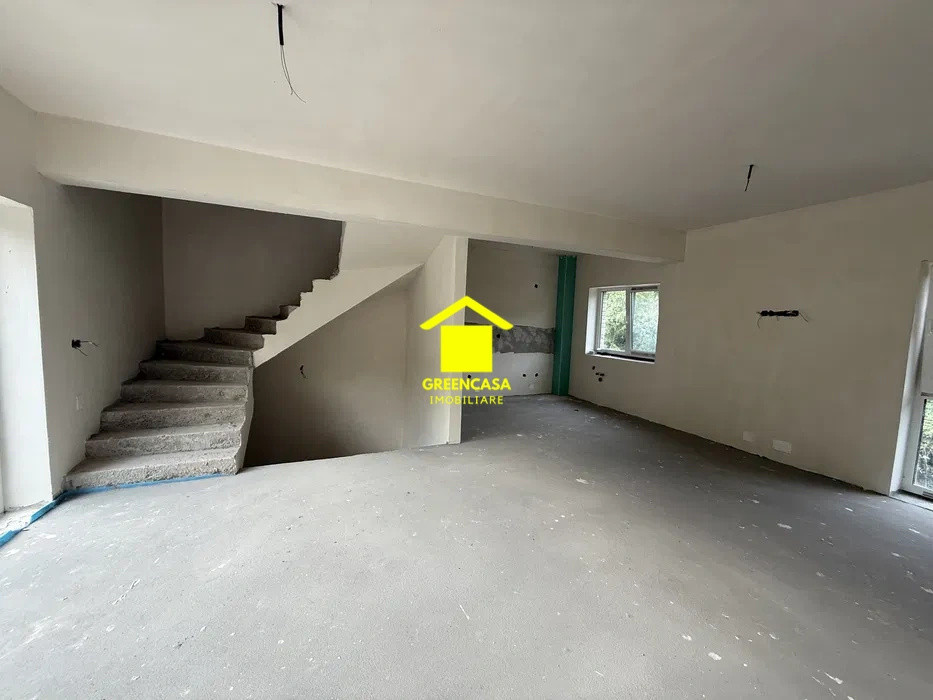 Duplex, 160mp utili, 350mp teren, semifinisat, Tăuți – Florești 