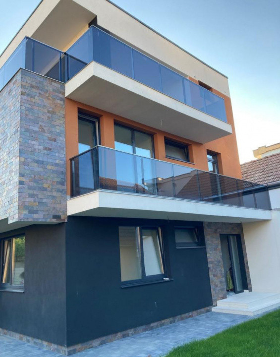 Vilă modernă 212 mp utili, teren 300 mp, lângă Iulius Mall, Gheorgheni