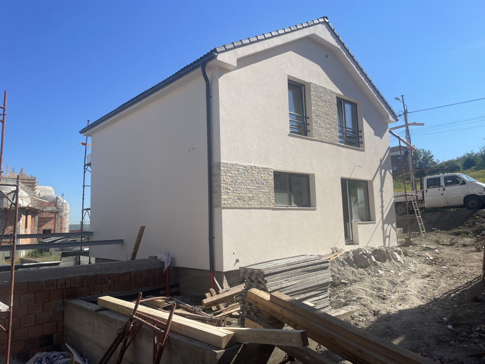 Duplex 114mp utili, teren 230mp liber, garaj, Dezmir