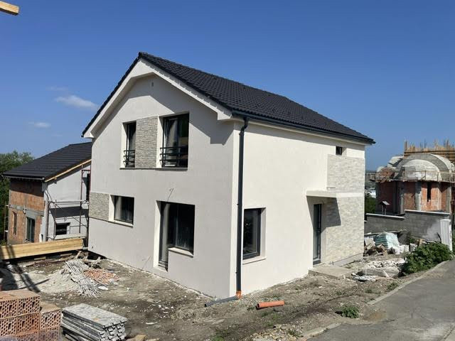 Duplex 114mp utili, teren 230mp liber, garaj, Dezmir