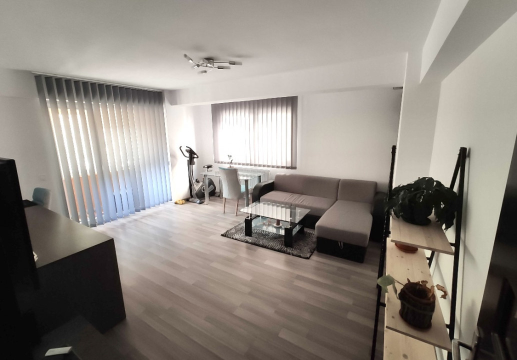 Apartament 2 camere decomandate, 56 mp, zona Vivo .